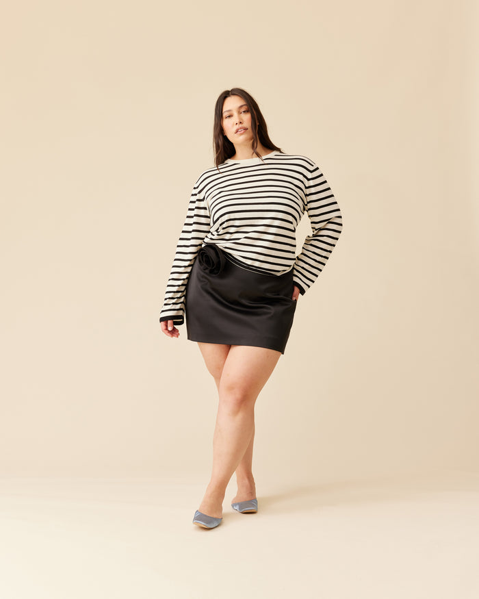 CHER SATIN MINI SKIRT BLACK ROSETTE